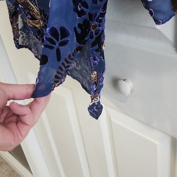 Paparazzi Women's Sheer Velvet 3/4 Sleeve Blouse Size Med Floral Paisley Hi-Low - Picture 7 of 10